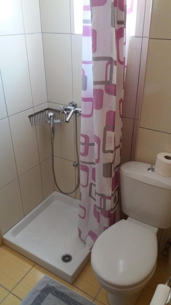 Hotel Paritsa 2*