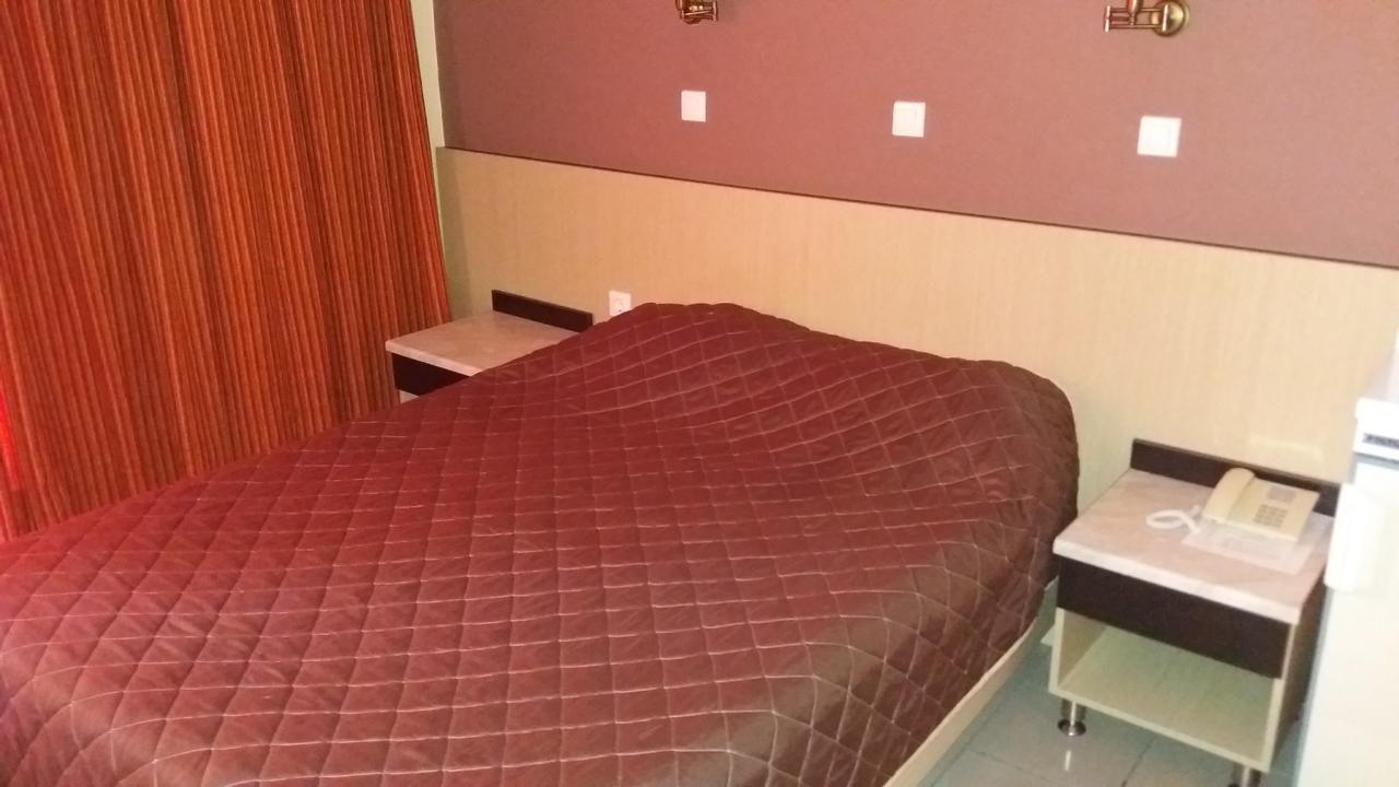 Paritsa Hotel 2*